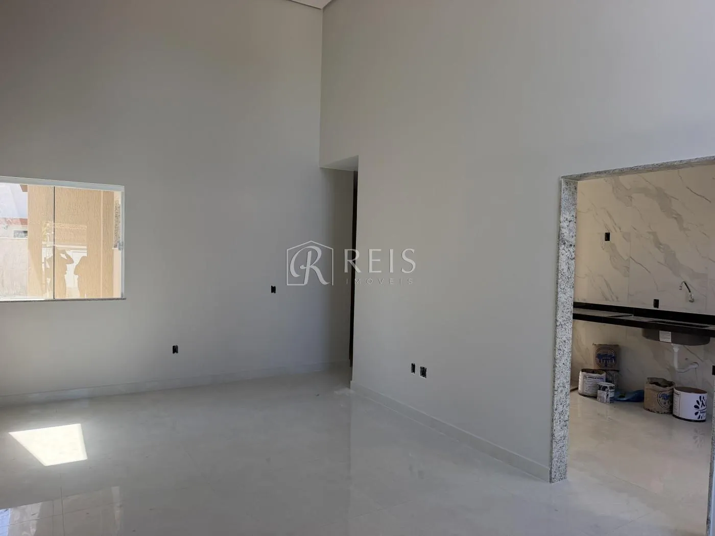 Imagem Casa para Venda em Rio das Ostras, Jardim Mariléa, 3 dormitórios, 1 suíte, 2 banheiros, 2 vagas
