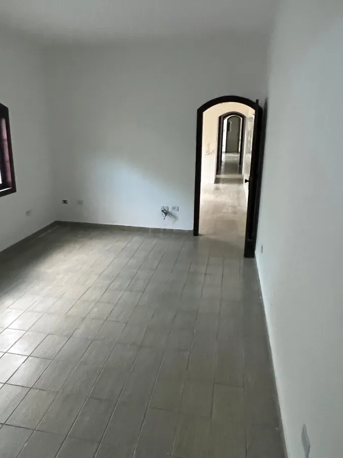 Imagem Casa para Venda em Praia Grande, Aviação, 4 dormitórios, 2 suítes, 2 banheiros, 4 vagas