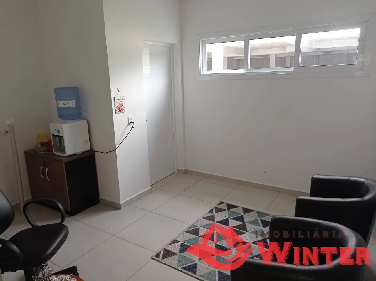 Imagem Sala comercial térrea com no Centro de Vale Real
