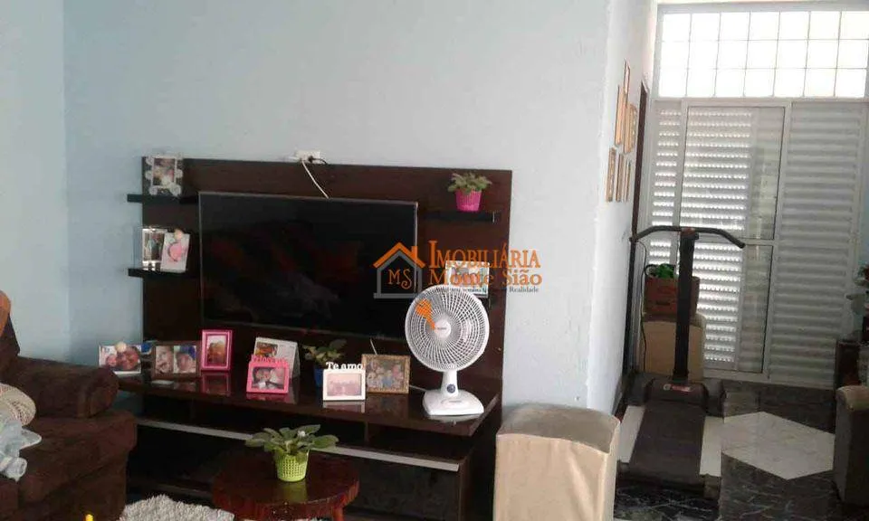 Imagem Sobrado com 6 dormitórios à venda, 216 m² por R$ 403.000,00 - Jardim Izildinha - Guarulhos/SP