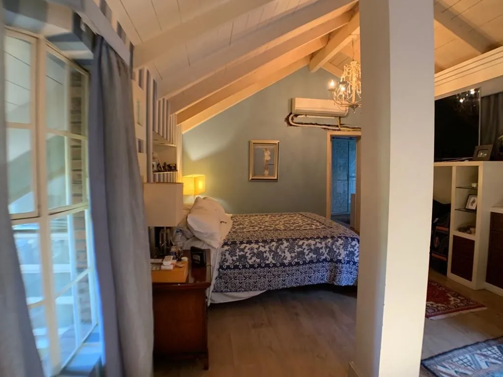 Imagem Casa para Venda - 420m², 3 dormitórios, sendo 1 suites, Ipanema
