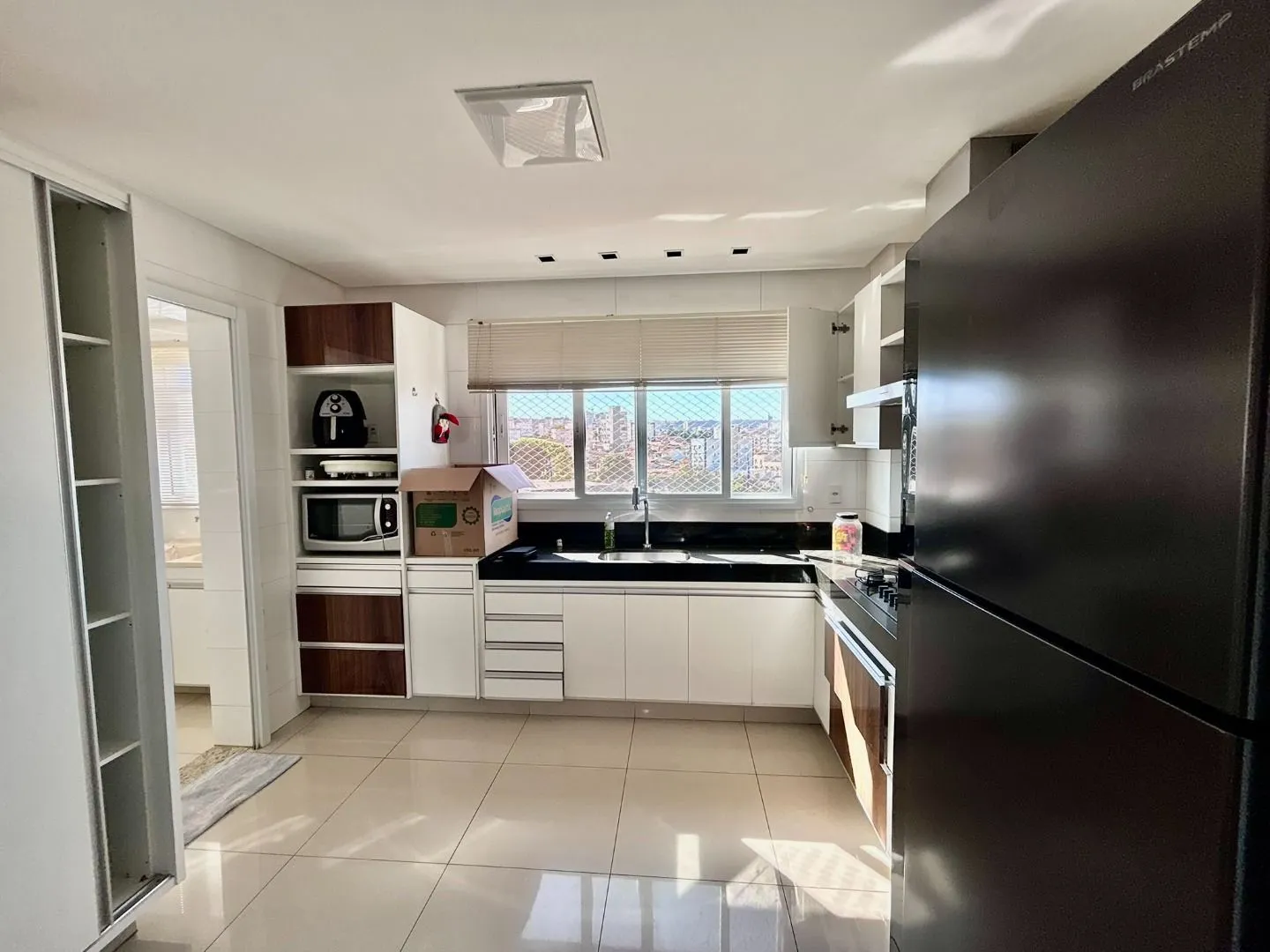 Imagem Apartamento com 3 dormitórios para alugar, 160 m² por R$ 6.800/mês - Centro - Patos de Minas/MG