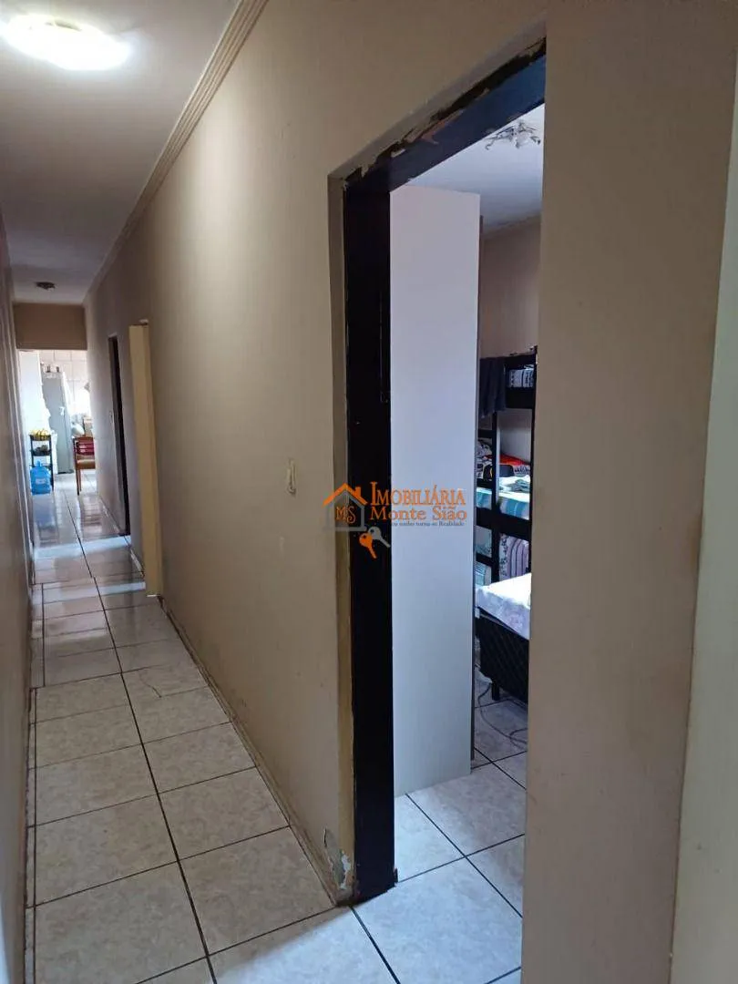 Imagem Sobrado com 3 dormitórios à venda, 170 m² por R$ 689.000,00 - Cidade Soberana - Guarulhos/SP