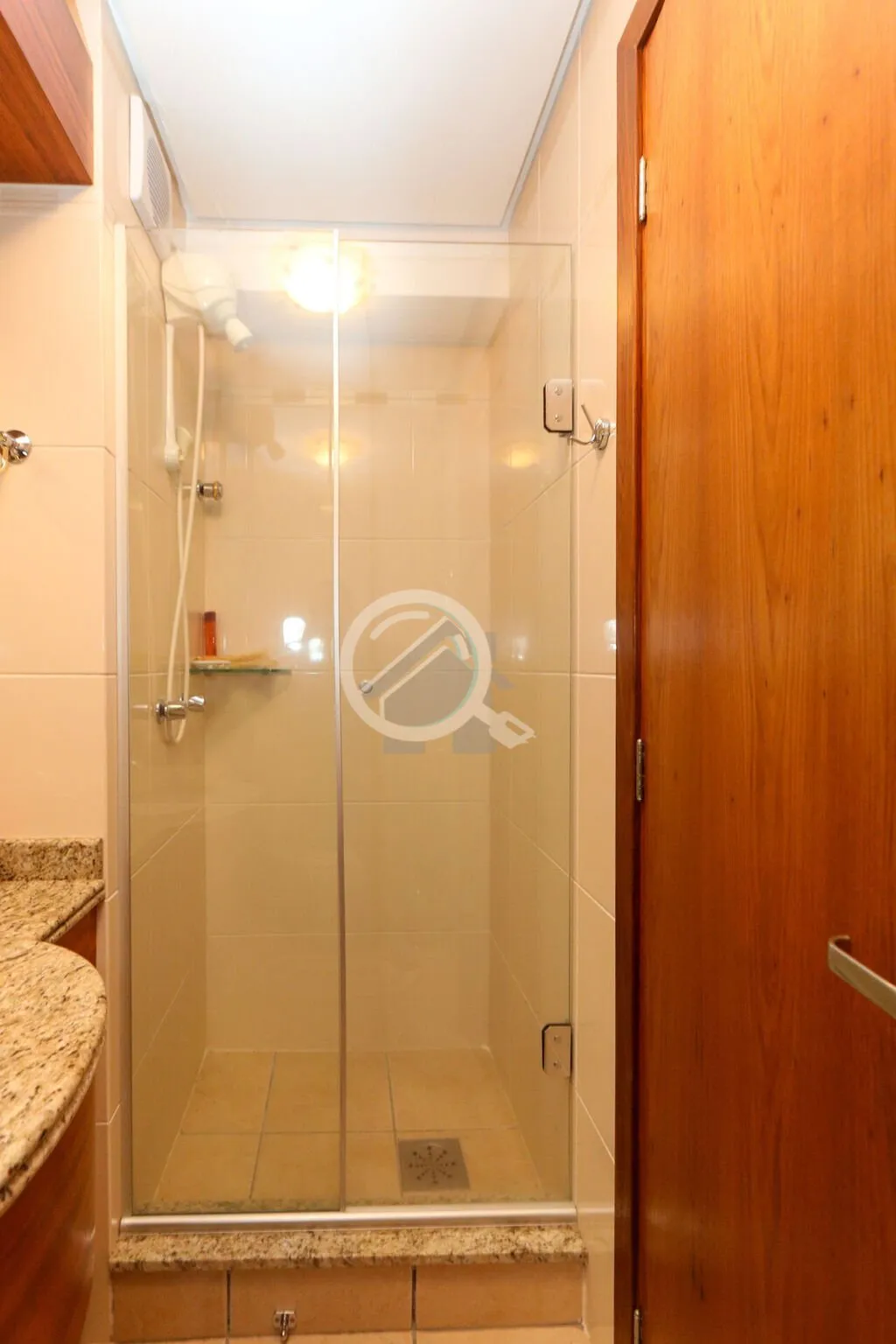 Imagem Apartamento com 67m2 privativos mobiliado e equipado com eletrodomésticos e split. Imóvel bem vent...