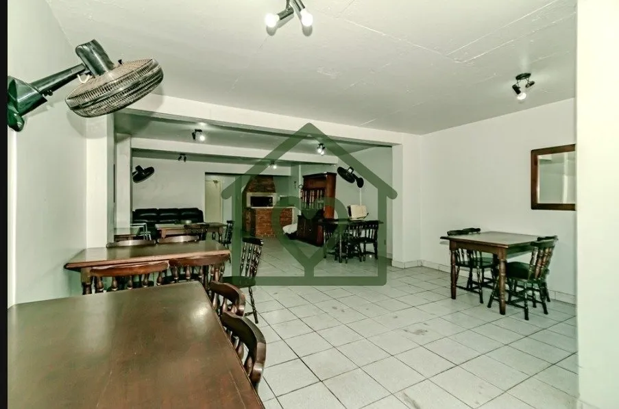 Imagem Apartamento amplo e no bairro Rio Branco, uma das regiões mais valorizadas de Porto Alegre. Com 135...