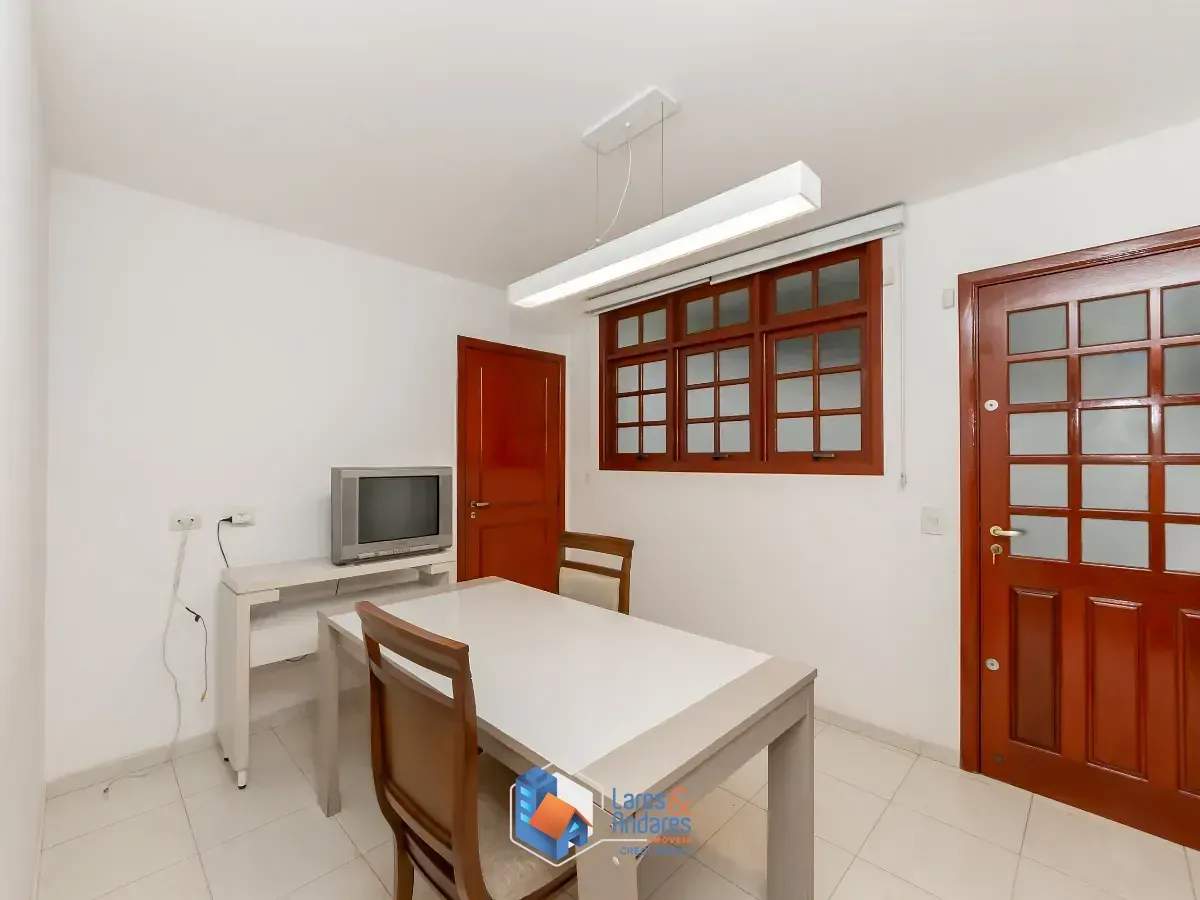 Imagem Sobrado para venda em Vila Sônia com 4 quartos, sendo 2 suítes, 301m²
