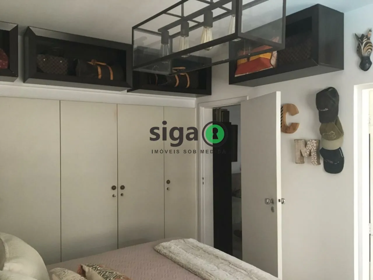 Imagem Apartamento em Moema de 3 Quartos com 1 Vaga - 110m² à Venda.