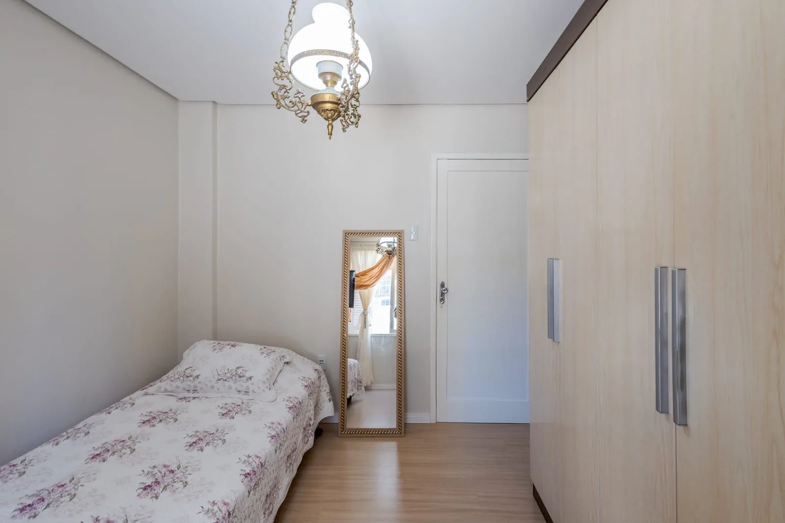 Imagem Apartamento de 80 m²semi mobiliado, 3 dormitórios e 1 suíte no Centro Histórico