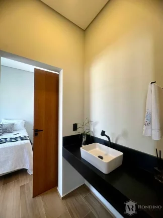 Imagem Casa assobradada no condomínio Sunlake, 3 dormitórios e piscina