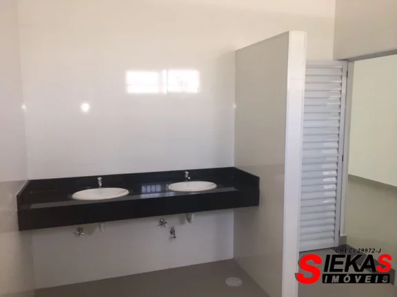 Imagem Galpão Industrial para Locação Vila Esperança , São Paulo-SP: 1.740m², 17 Banheiros, 40 vagas de garagem!