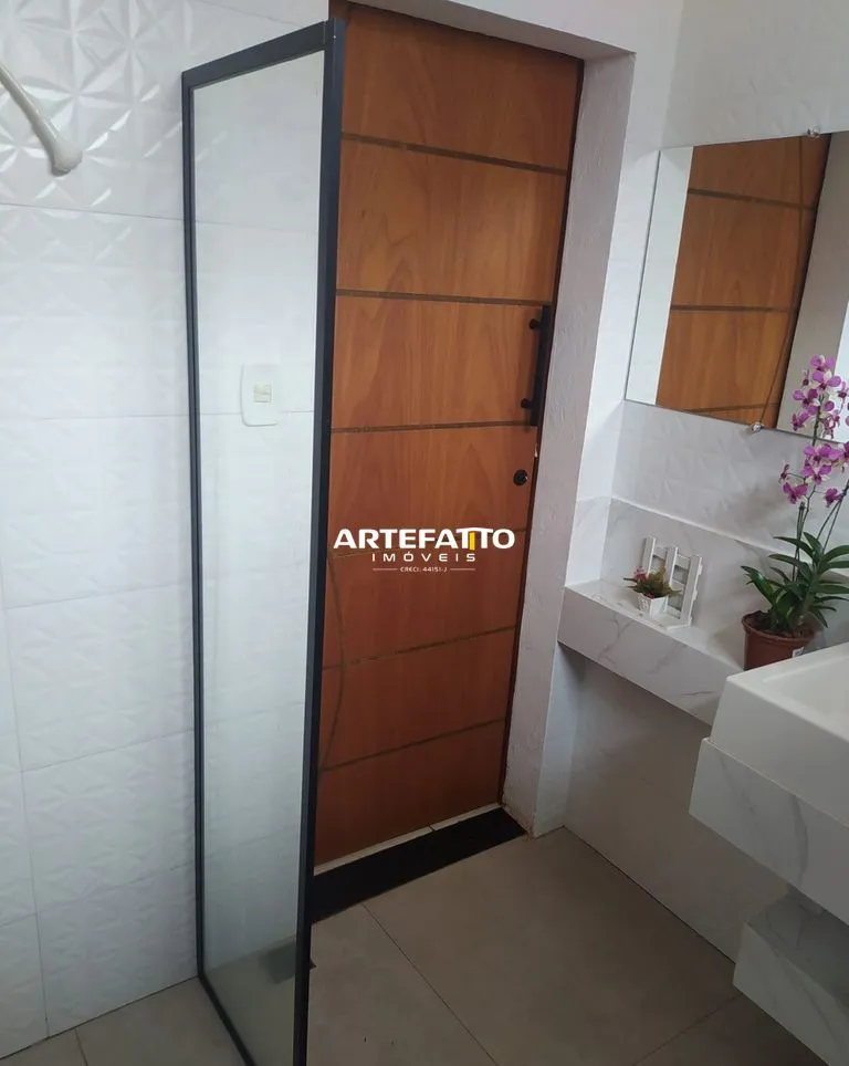 Imagem Casa Vila Sta. Cruz, Linda e espaçosa, 3 dorm. 3 vagas de garagem.