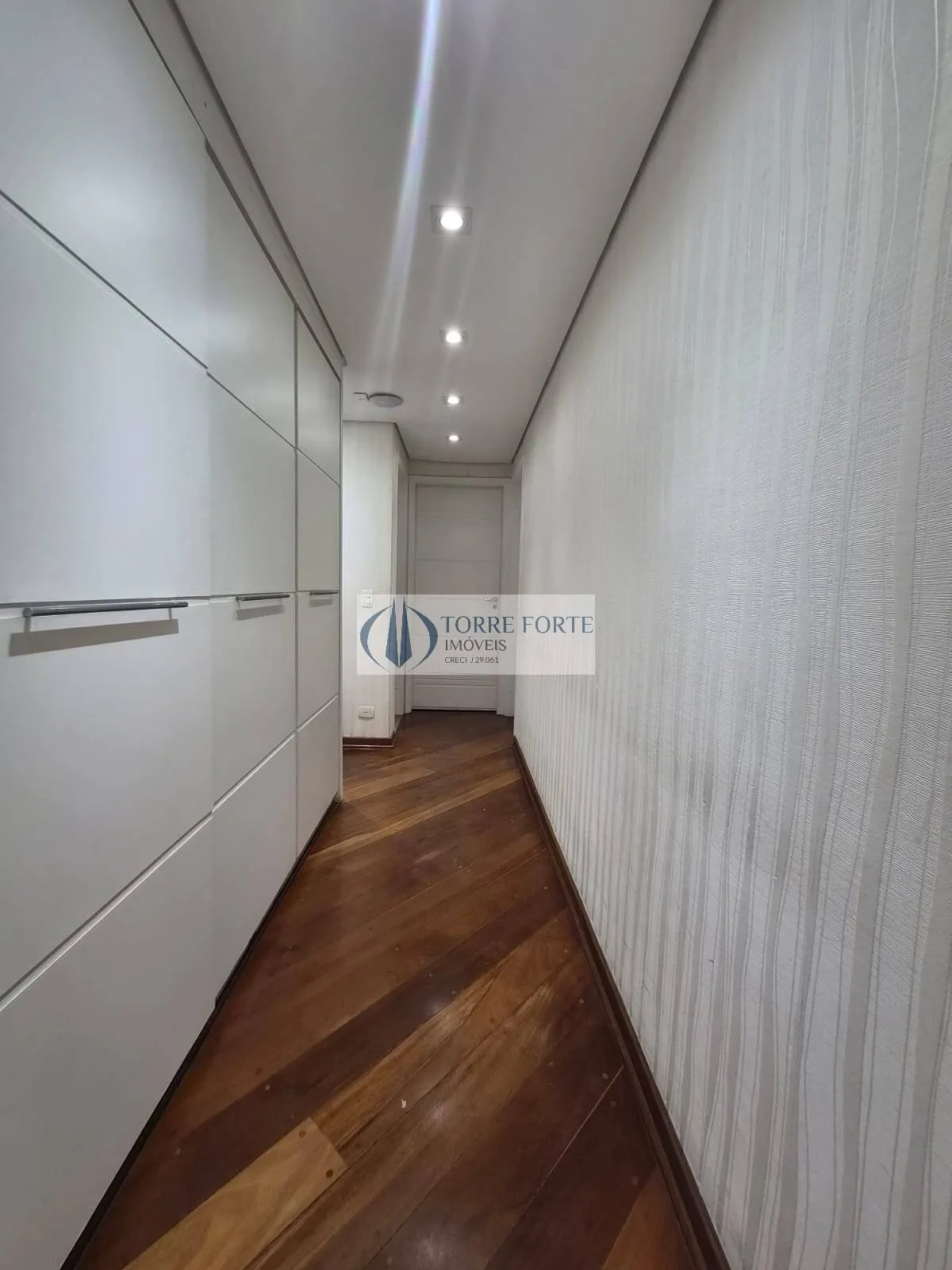 Imagem Excelente apartamento, 170 m² 3 dormitórios sendo 1 suíte máster com closet