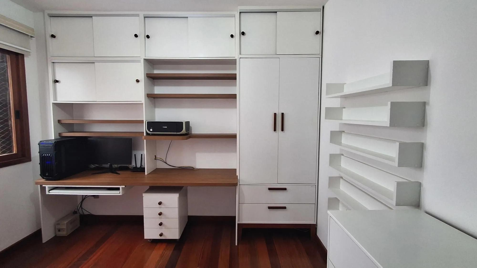 Imagem Apartamento com 03 quartos e 01 vaga escriturada no Bairro Tristeza