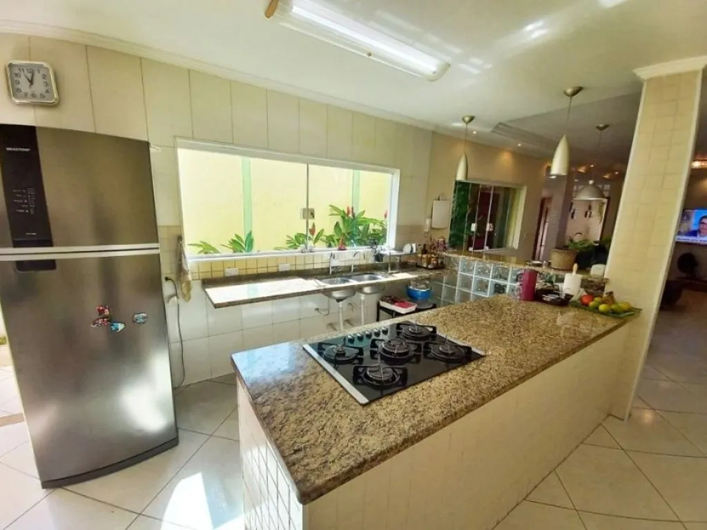 Imagem CASA COM 200,00 m² - CANTO DO FORTE - PRAIA GRANDE SP