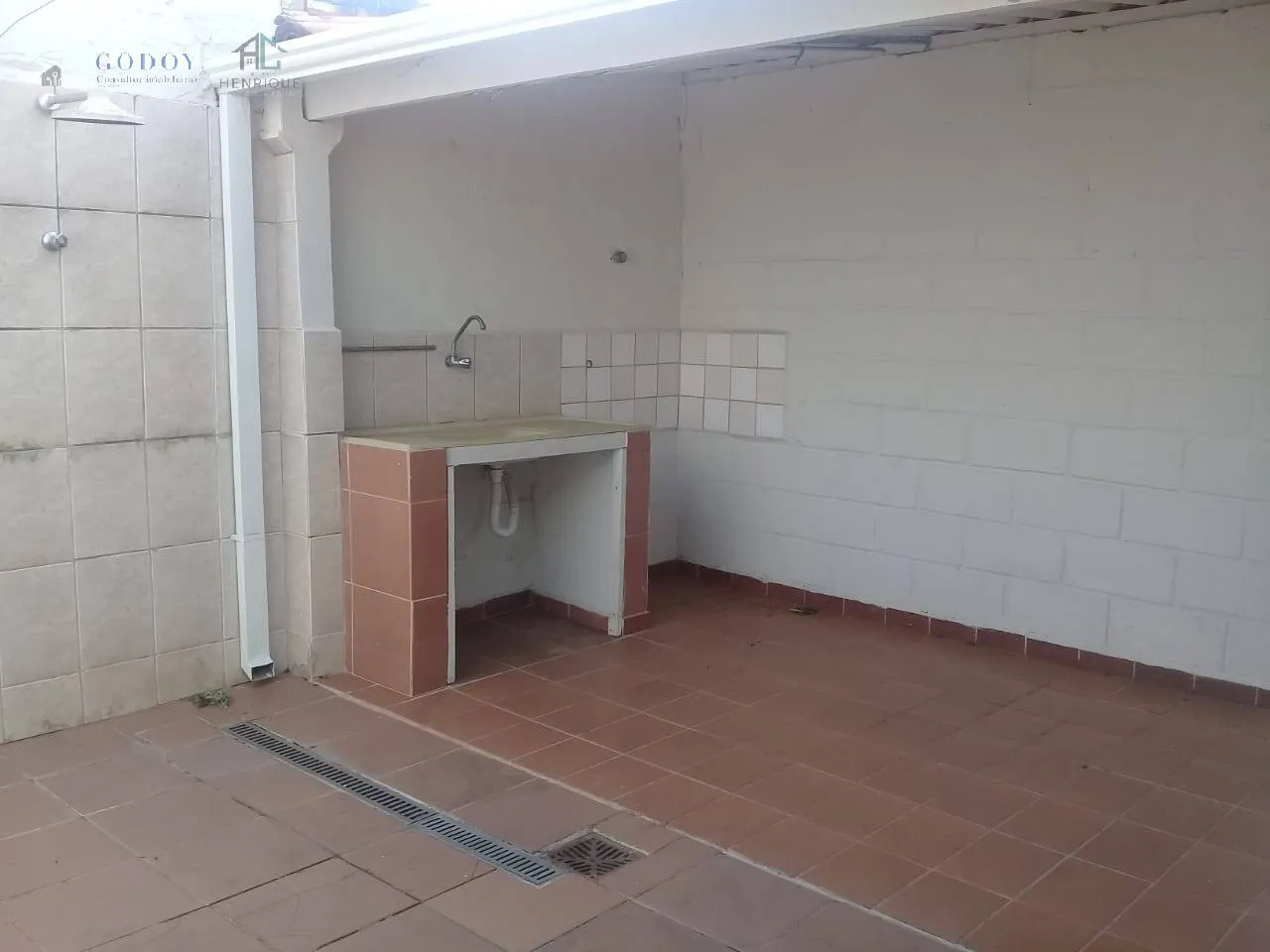 Imagem Ótima casa com 2 dormitórios e garagem coberta - Res. Mombaça