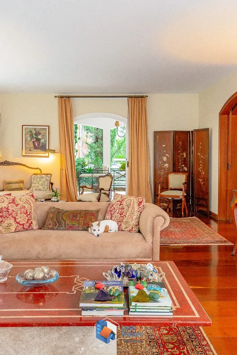 Imagem Casa para venda em Jardim Leonor com 4 quartos, sendo 2 suítes, 600m²