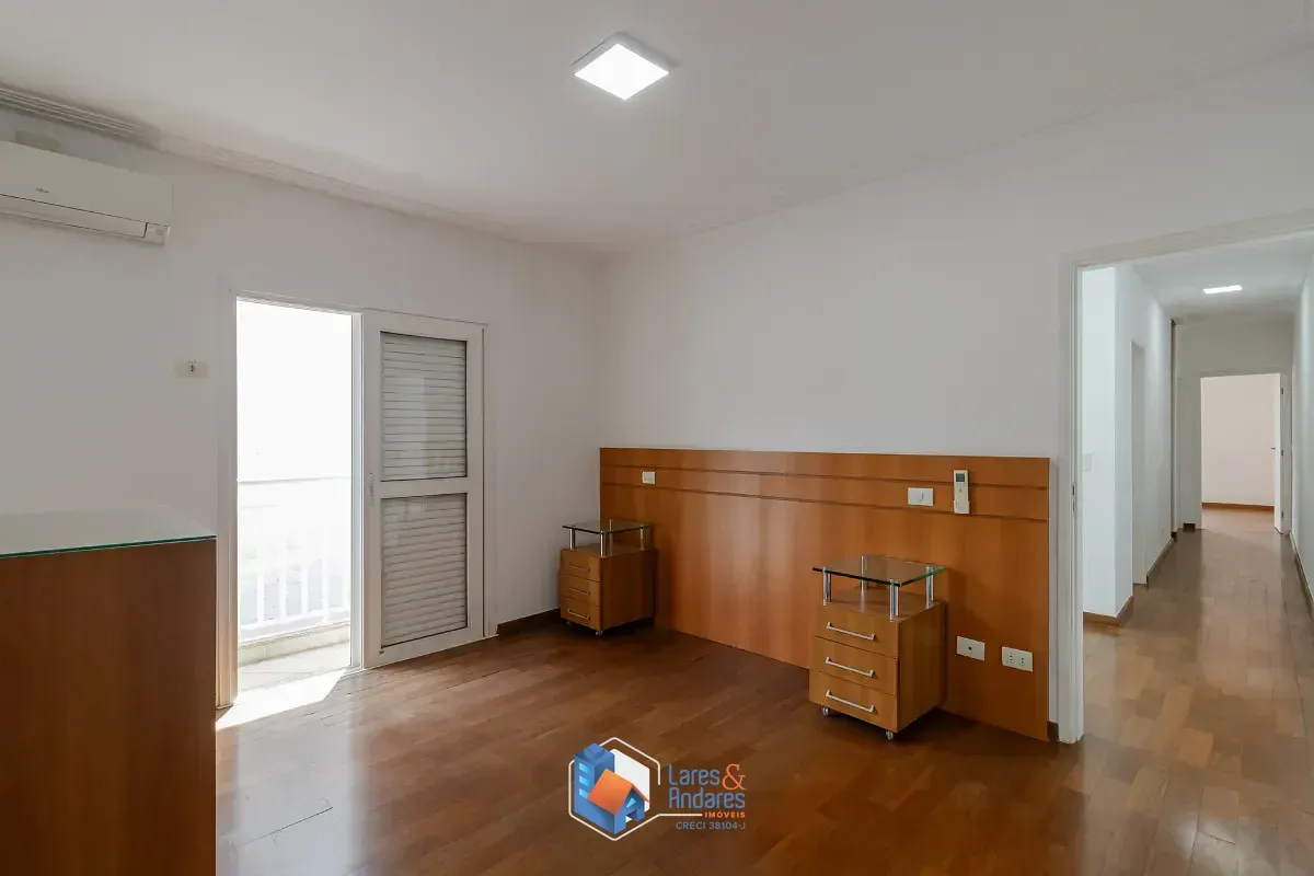Imagem Sobrado para venda em Vila Brasílio Machado com 4 quartos, sendo 1 suíte, 255m²