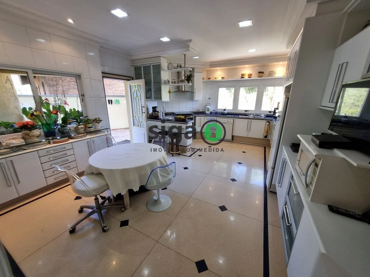 Imagem Casa a venda no Jardim Leonor com 4 quartos