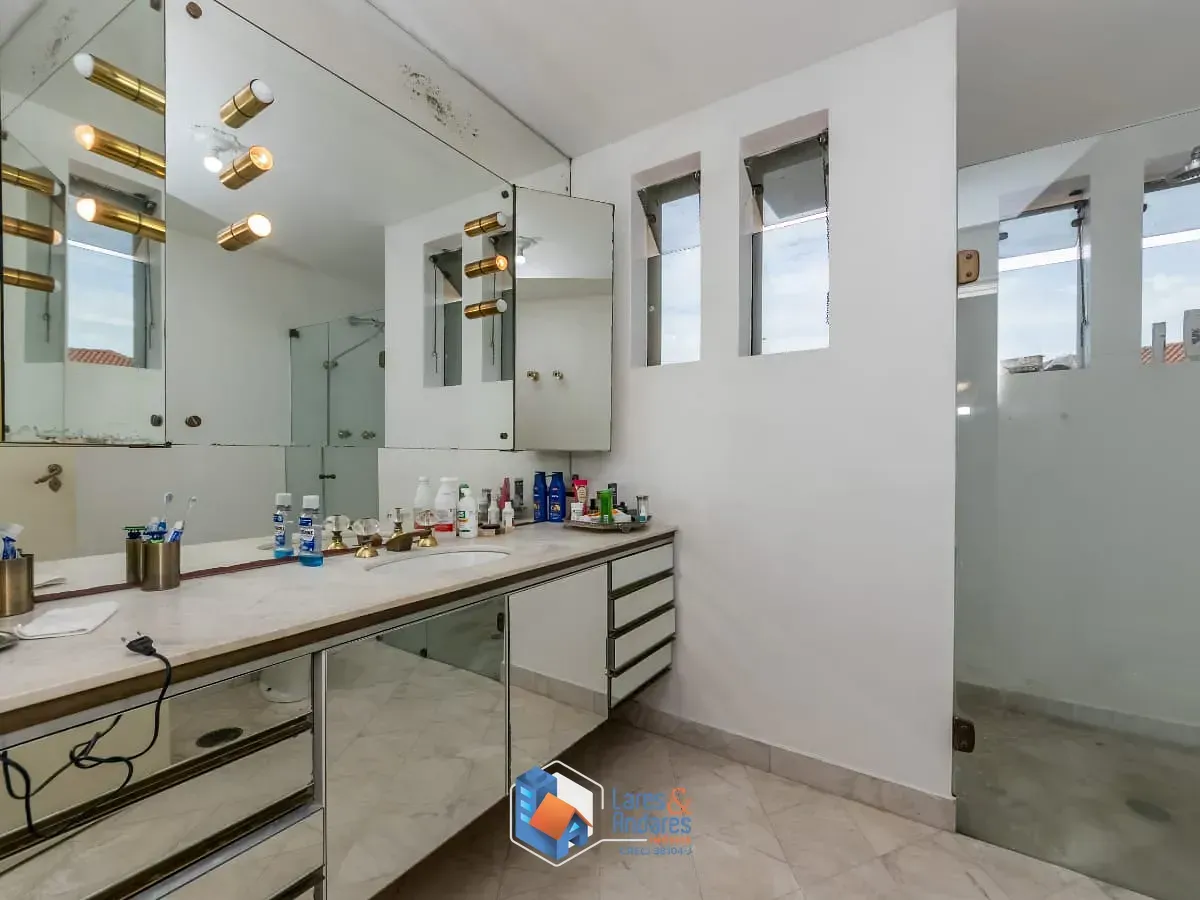 Imagem Casa para venda em Pacaembu com 3 quartos, 379m²