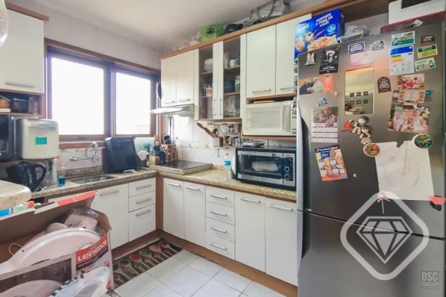 Imagem Casa em condomínio com vista, lareira e piscina - tranquilidade e privacidade na zona sul

A Brilha...