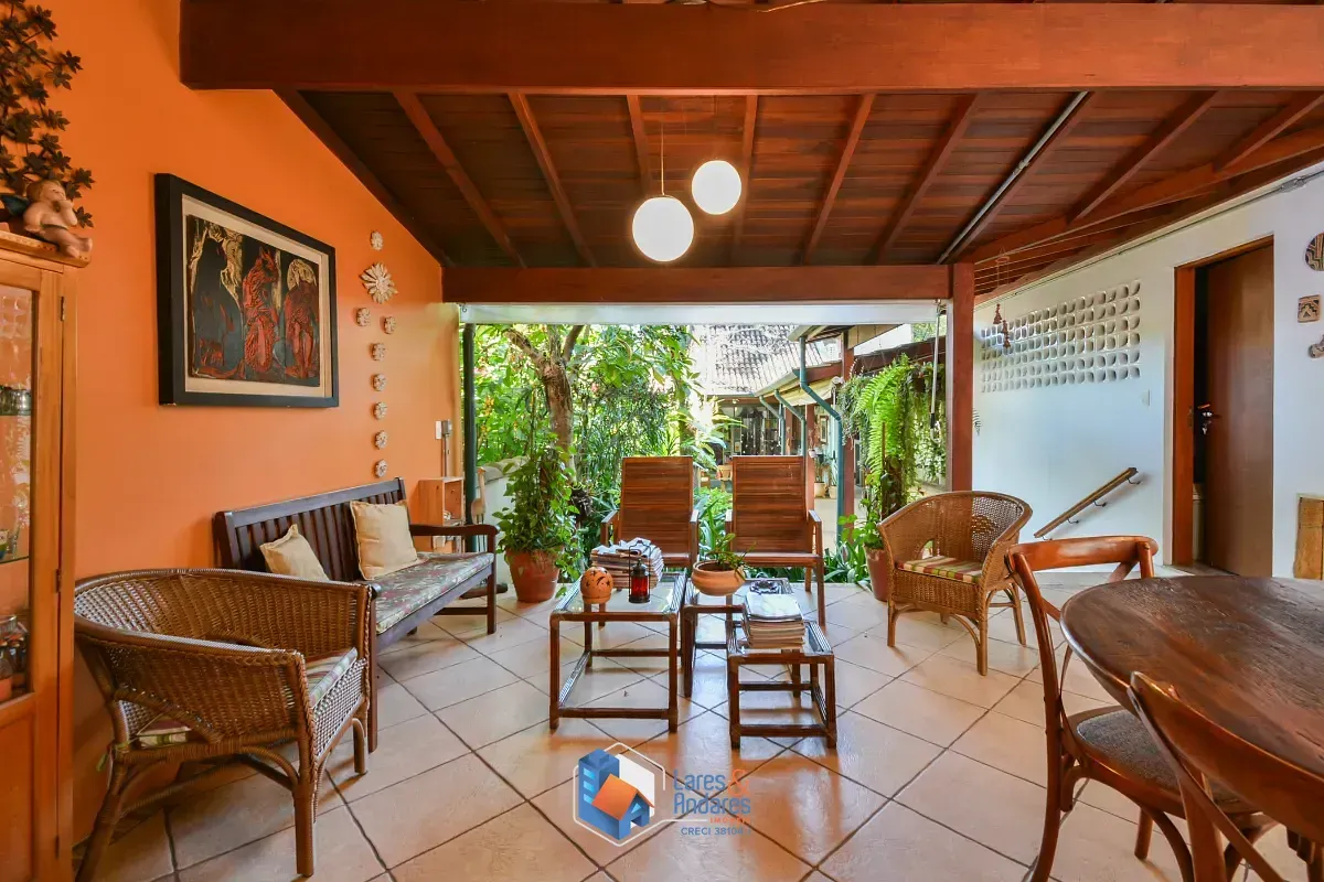 Imagem Casa para venda em Pacaembu com 3 quartos, sendo 3 suítes, 422m²