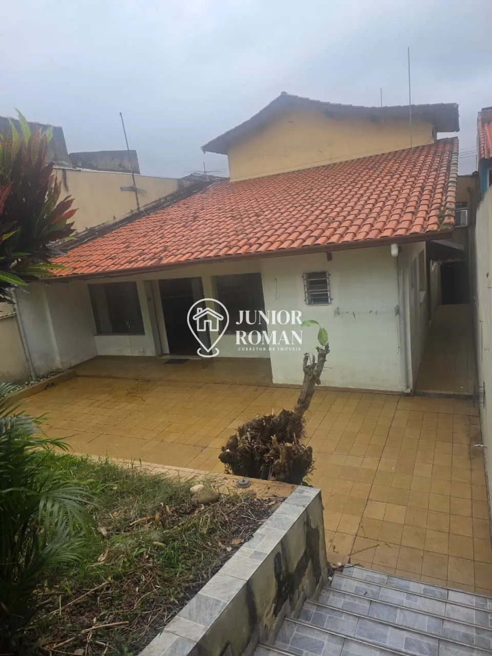 Imagem CASA SEMI MOBILIADA 3 DORM l EDÍCULA l CHURRASQUEIRA l 5 VAGAS | LOCAÇÃO RESIDENCIAL OU COMERCIAL