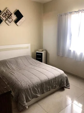 Imagem Sobrado maravilhoso com 200 m² 3 Dormitórios Sendo 1 Suíte 5 Vagas