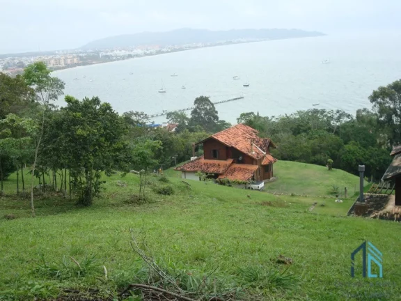 Imagem Terreno 23.000 M², próximo a duas marinas e a 50 metros da praia, em Jurere - Florianópolis SC