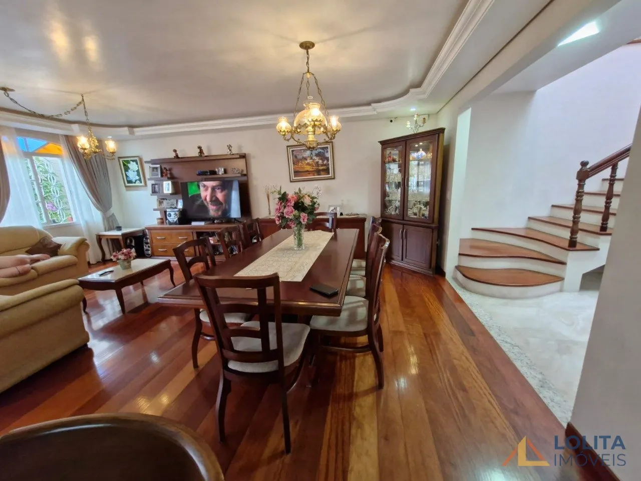 Imagem CASA À VENDA COM 2 SUÍTES NA TRINDADE, FLORIANÓPOLIS/SC