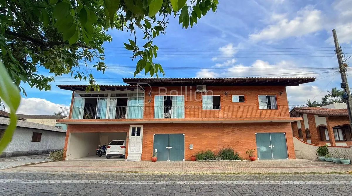 Foto do imóvel Casa com 400m² no bairro Quintino em Timbó em Beco Leopoldo Wolter