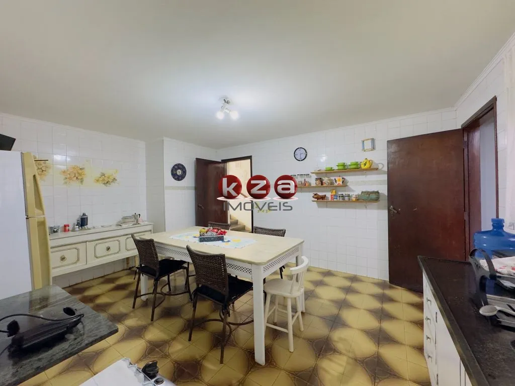 Imagem Casa à venda em Valinhos-SP, Jardim Santo Antônio! 3 quartos, 1 suíte, 2 salas, 3 banheiros, 2 vagas, 211m².