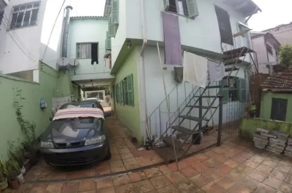 Imagem Casa sobrado no bairro Petrópolis de 4 dormitórios
