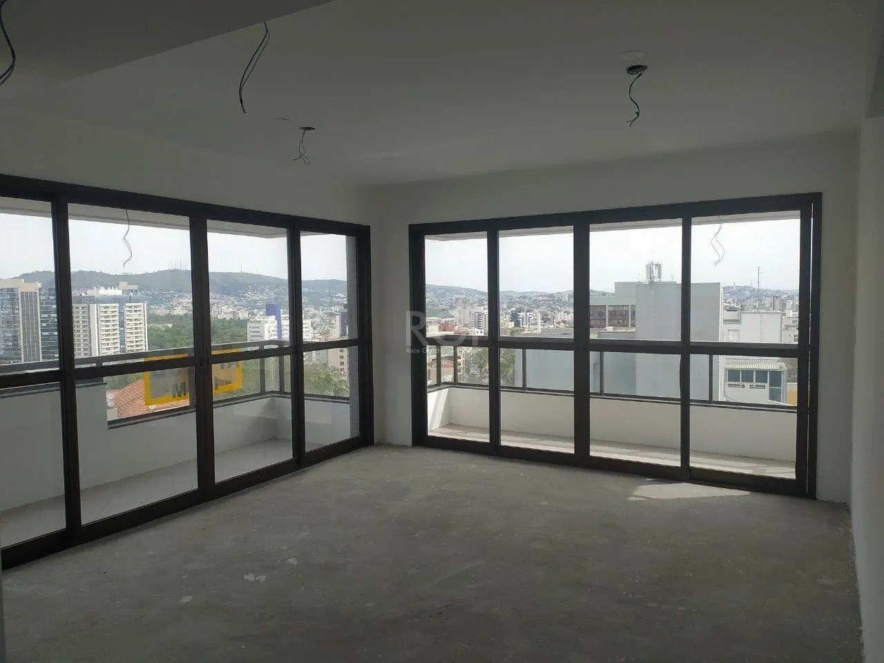 Imagem Apartamento para Venda - 119.65m², 3 dormitórios, sendo 1 suites, 2 vagas - Petrópolis