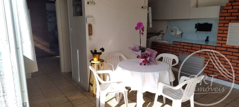 Imagem Vendo Casa Plana em Barreiros São José SC três dormitórios suíte, piscina.