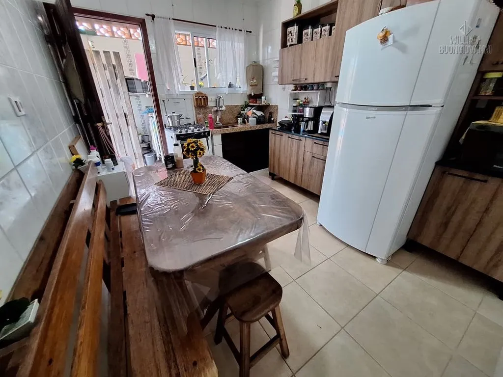 Imagem Casa de condomínio 2 dormitórios com piscina em Mongaguá