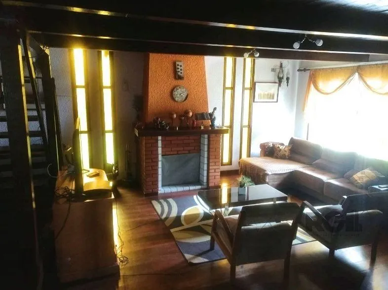 Imagem Casa para Venda - 250m², 3 dormitórios, sendo 1 suites, 4 vagas - Taruma