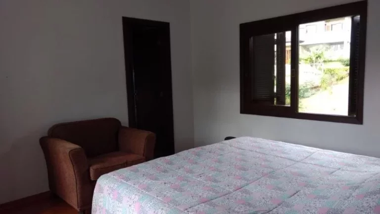 Imagem Linda casa de alvenaria em Cond fechado, Condado de Castella