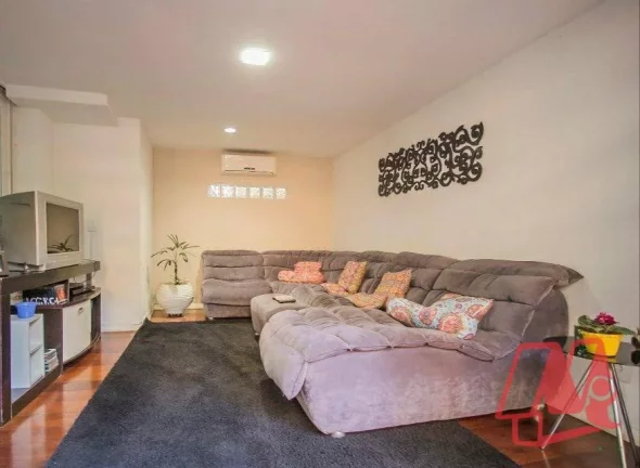 Imagem Térreo de 174 m² com 3 dormitórios, suite,1 vaga e pátio