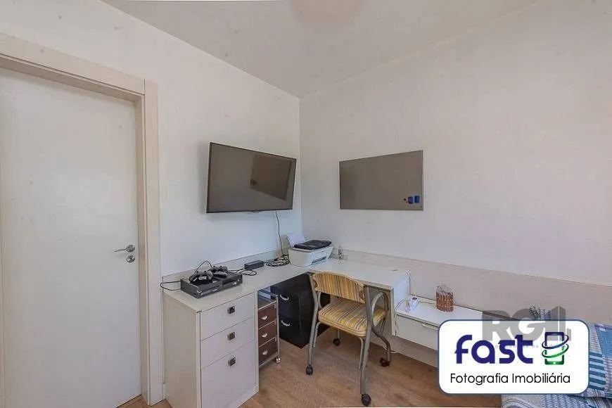 Imagem Vende Excelente Apartamento no Bairro - Jardim do Salso - Porto Alegre
