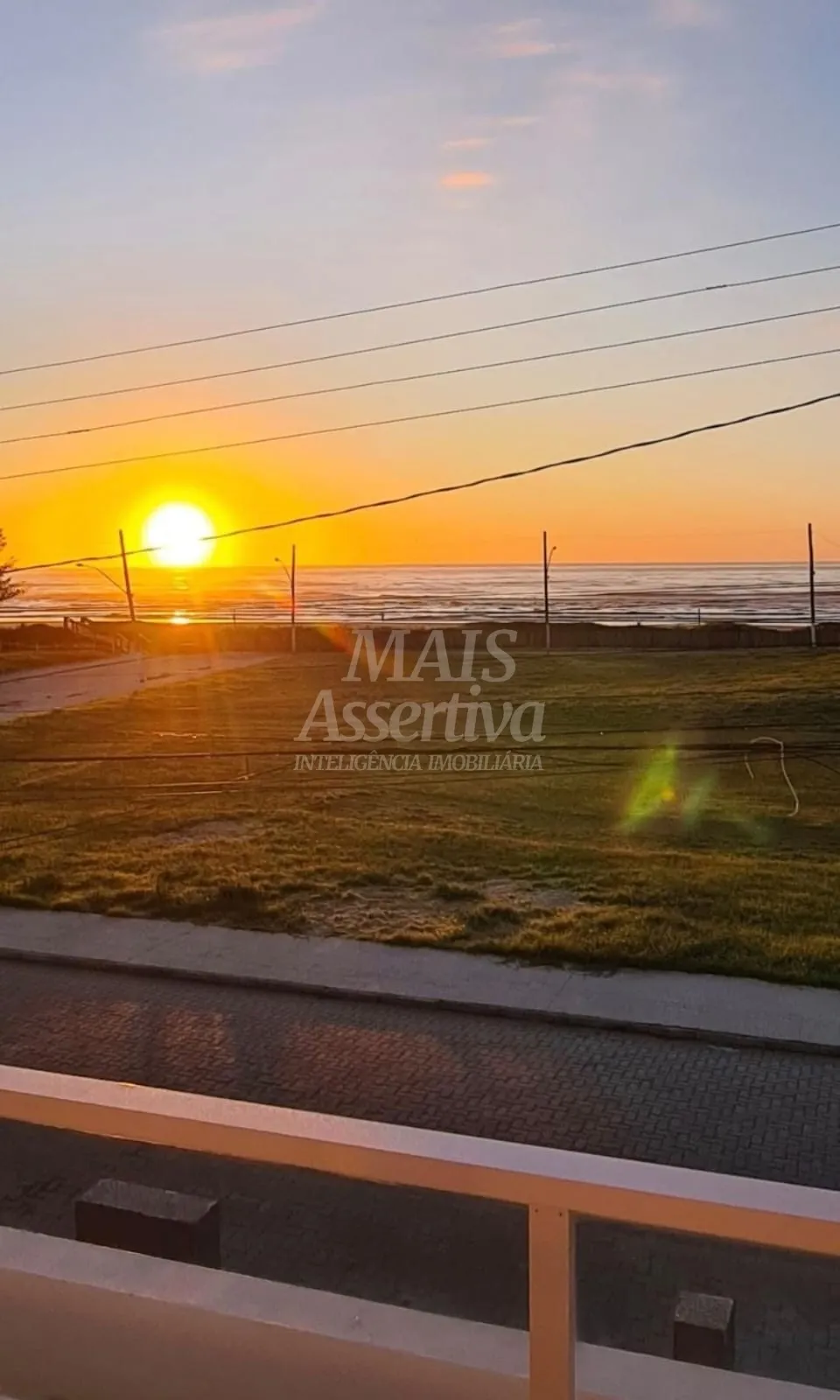 Imagem Excelente Sobrado novo à venda em Capão da Canoa/RS - Vista para o mar