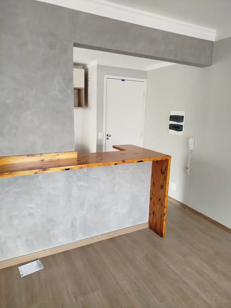 Imagem Apartamento em andar alto - Residencial Paris estuda permuta por lote