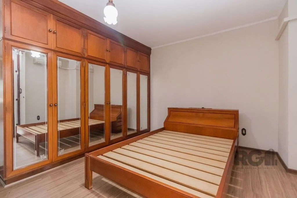 Imagem Casa com 287m², 5 dormitórios, piscina, 4 vagas no bairro Jardim Itu