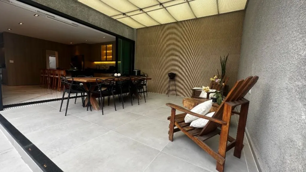 Imagem CASA COM 300,00 m² - CANTO DO FORTE - PRAIA GRANDE SP