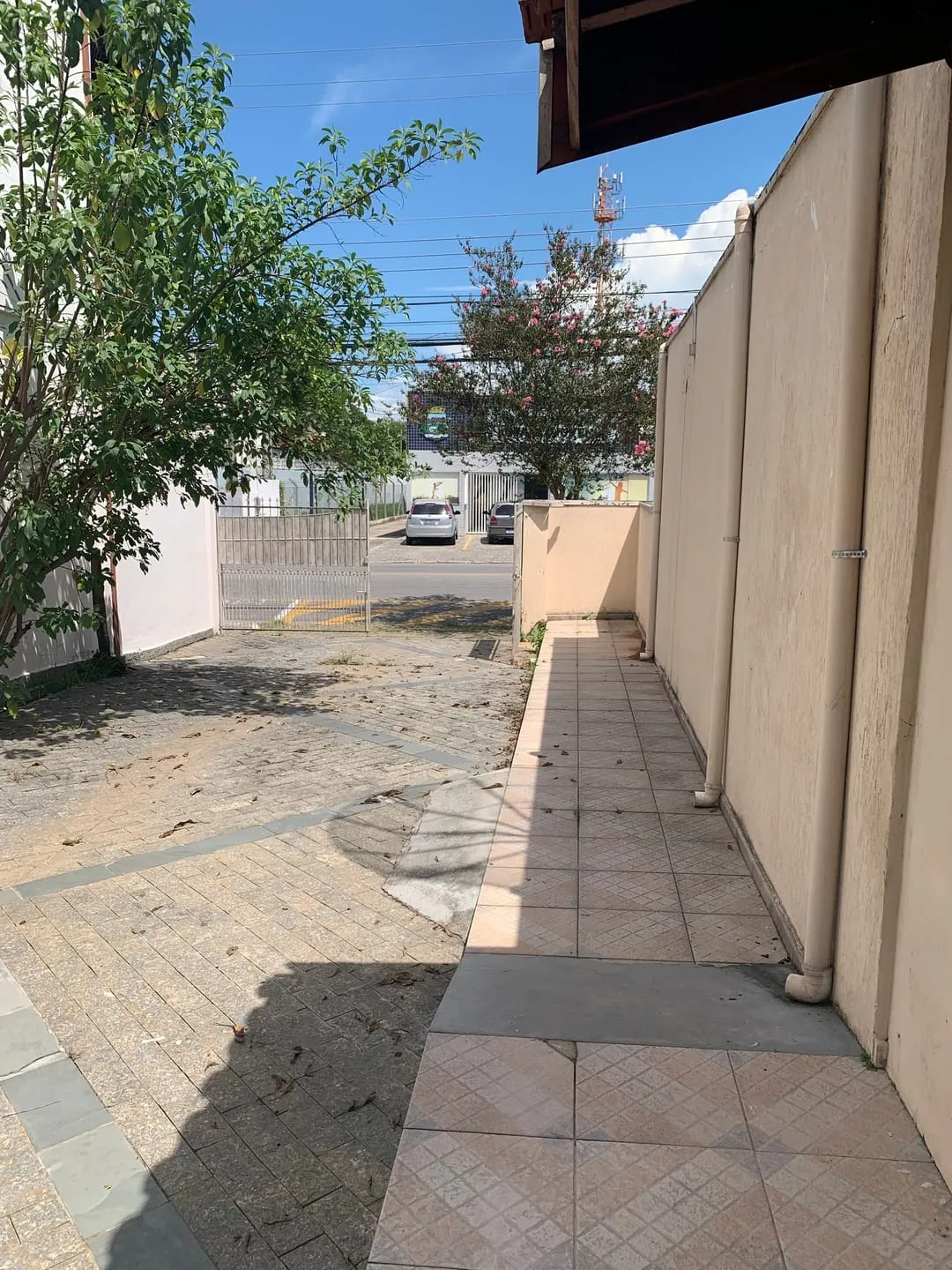 Imagem Amplo Imóvel Comercial à Venda e Locação no São Benedito - Ideal para Consultórios, Escritórios e Mais!