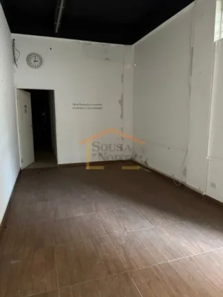 Imagem Conjunto misto, ideal para investimento e geração de renda, composto por loja térrea, 3 salas com...