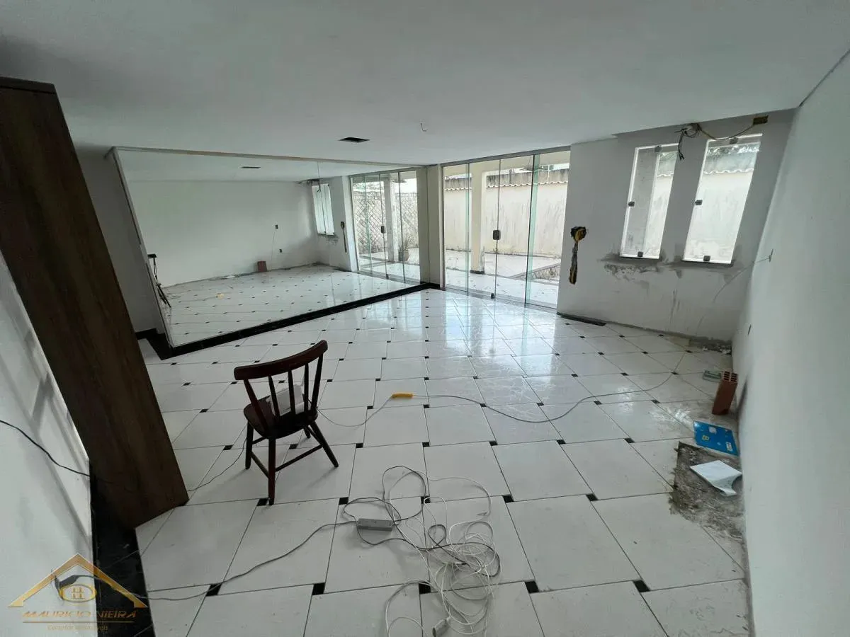 Imagem Casa em Condomínio para Venda em São Pedro da Aldeia / RJ no bairro Campo Redondo