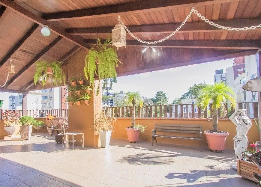 Imagem Vende-se cobertura com 3 quartos (1 suíte), 315 m², 2 vagas - Bela Vista