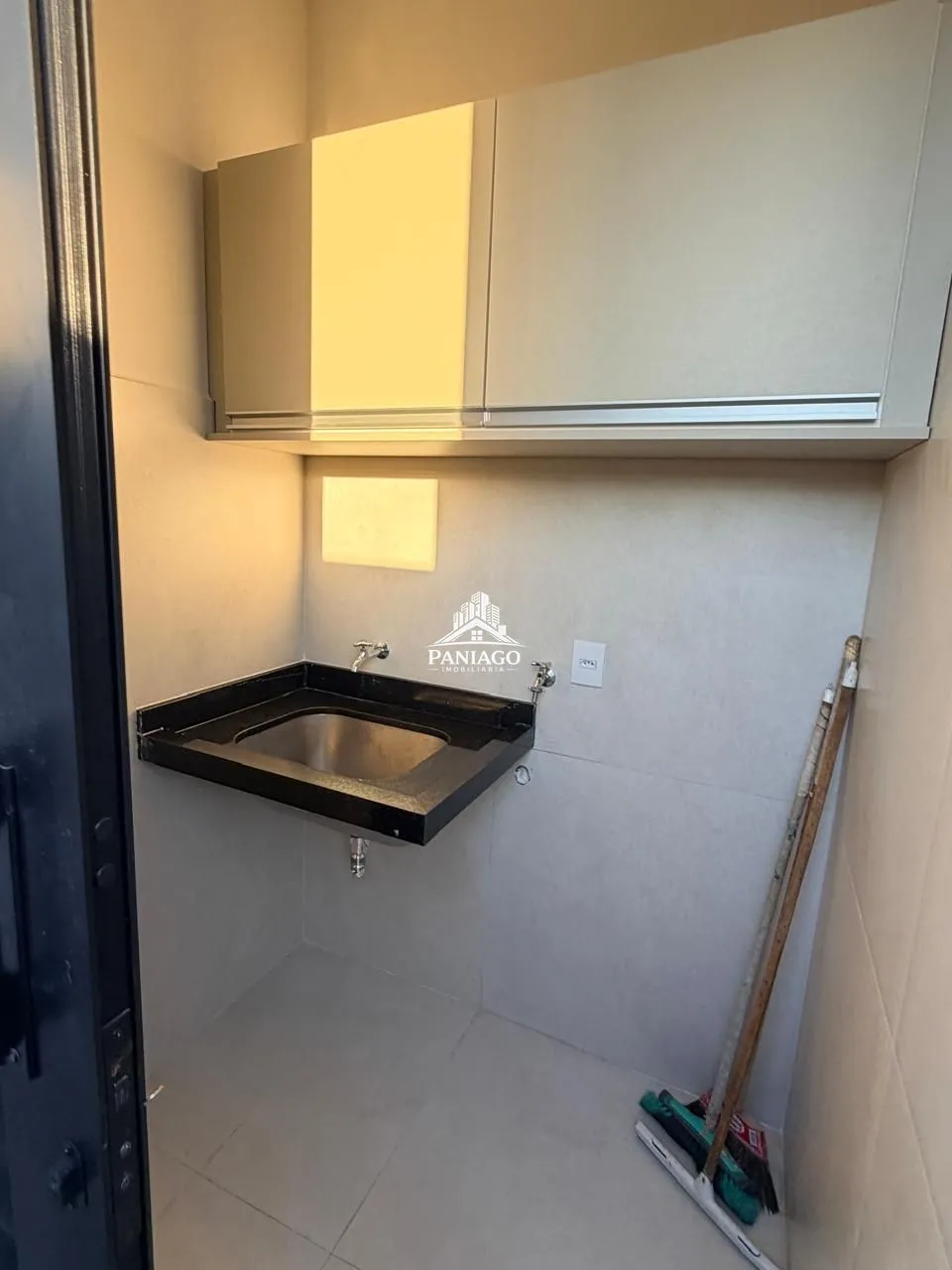 Imagem Casa Nova com 3 Suítes e Piscina à Venda no Condomínio Brisas