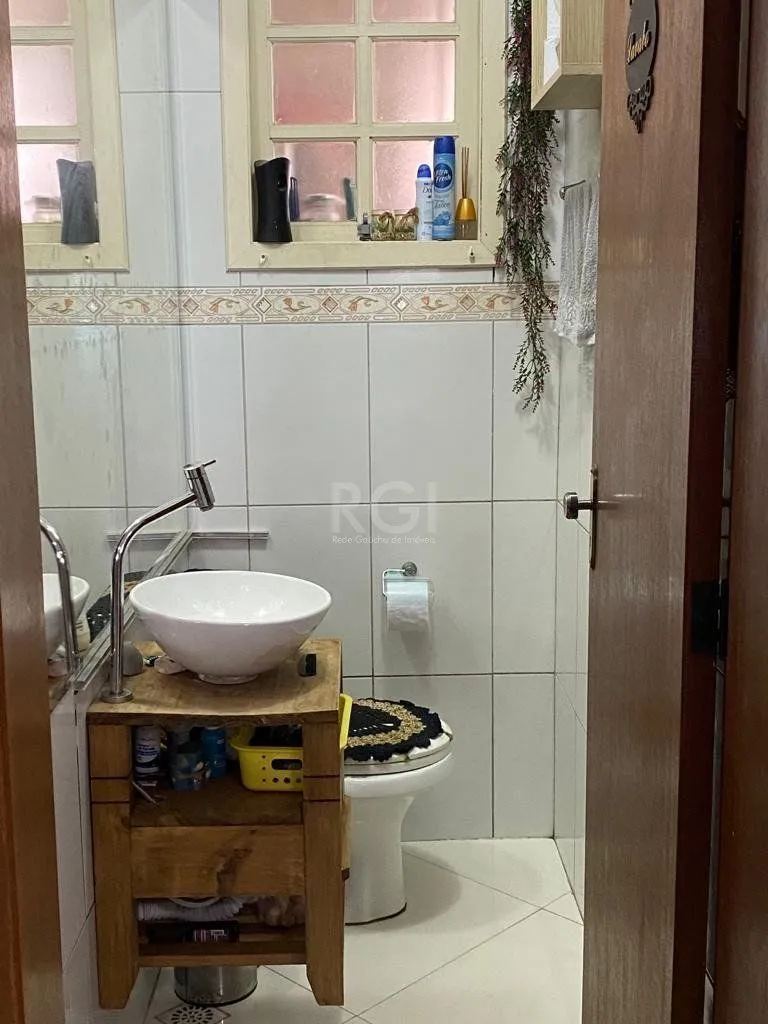 Imagem Sobrado para Venda - 204m², 3 dormitórios, sendo 1 suites, 2 vagas - Sarandi