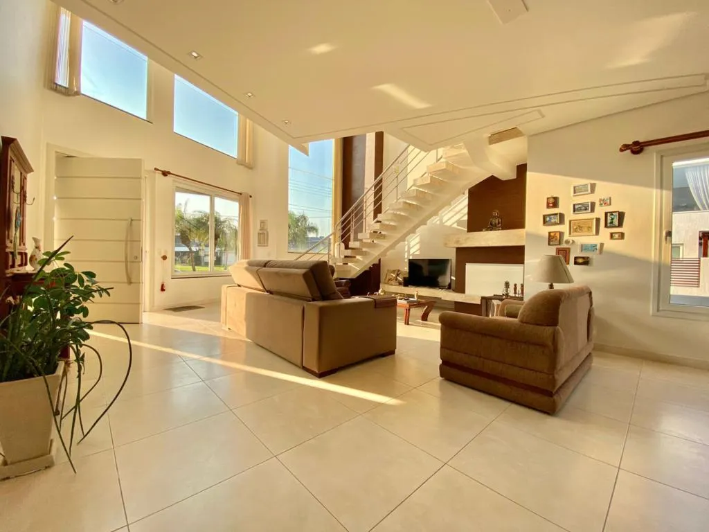 Imagem Casa em Condominio 5 Dormitórios - Bairro Zona Nova
